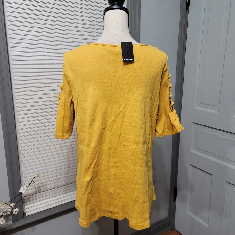Avenue Amber Caged Sleeve Top - Picture 5 of 5